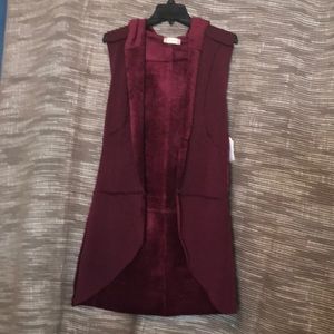 Long velour vest with hood